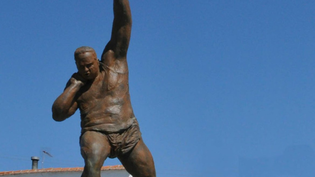 Estatua El Atleta José Luis Martinez