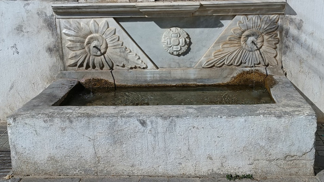 PILAR DE LOS CAÑOS DE LA MORERIA