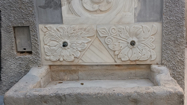 PILAR DE LA CALLE DE LAS TENERIAS