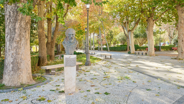 Estatua Miguel de Cervantes